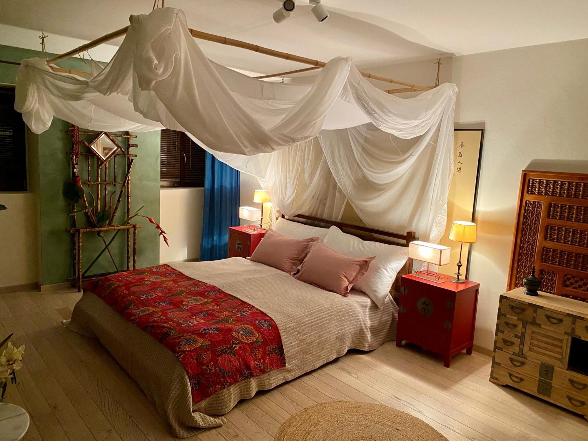 Les 3 Coeurs - Chambres Chez Charmants Habitants Font Exterior photo